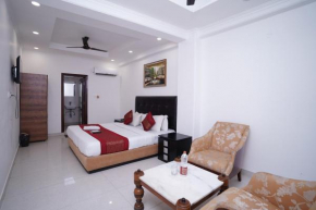 Hotel Moon Taj Near Yashobhoomi Convention Centre
